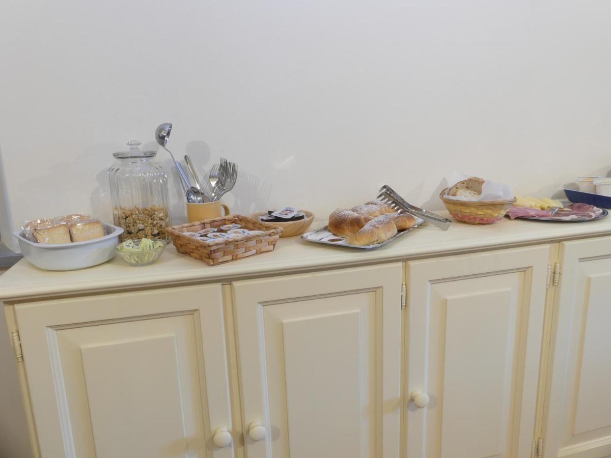 Helichrysum Bed & Breakfast Vinci Bagian luar foto