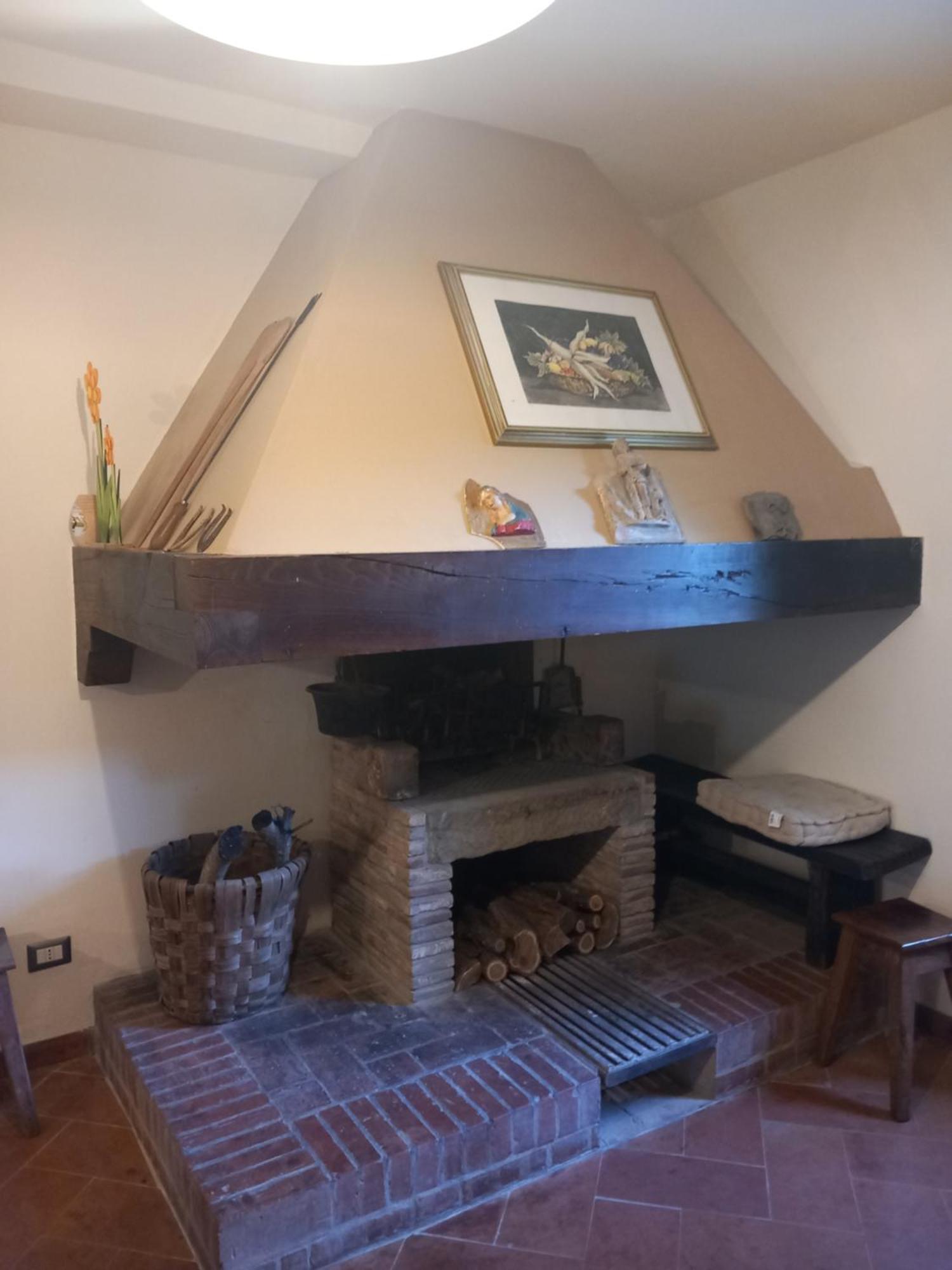 Helichrysum Bed & Breakfast Vinci Bagian luar foto
